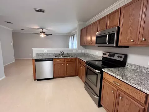 104 Sandlewood Dr, Terrell, TX 75160