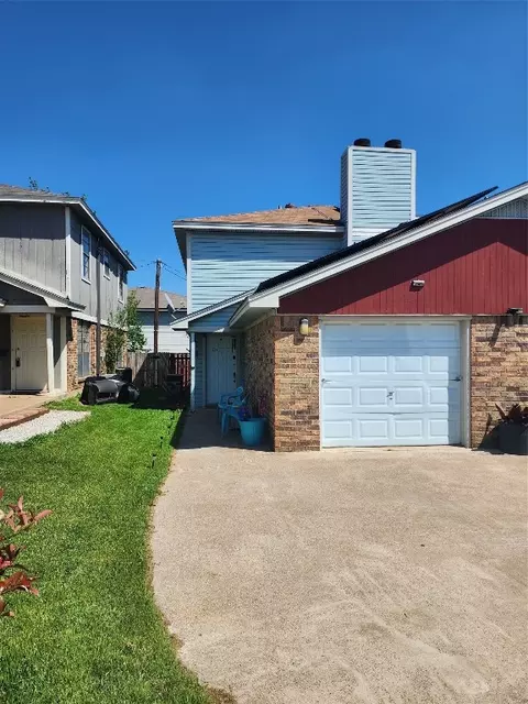 205207 S Las Vegas Trl, White Settlement, TX 76108