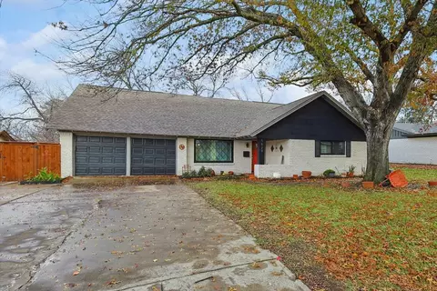 5629 Wedgworth Rd, Fort Worth, TX 76133