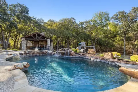 561 Round Hollow Ln, Southlake, TX 76092