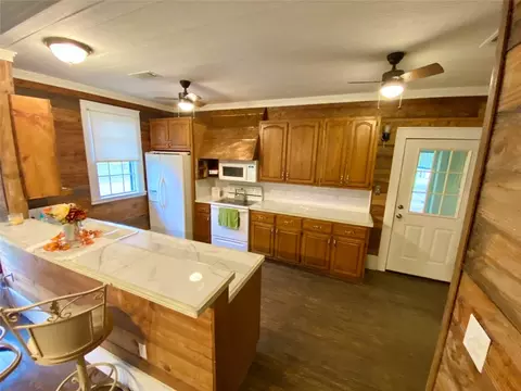 202 3rd, Windom, TX 75492 photo 18