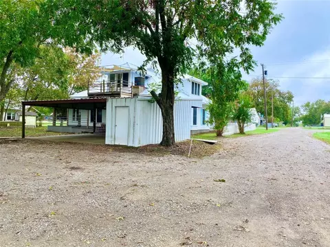 202 3rd, Windom, TX 75492 photo 10