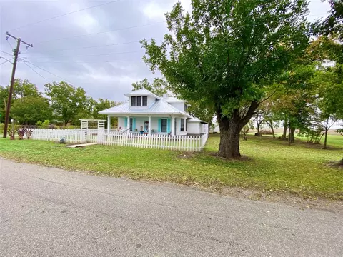202 3rd, Windom, TX 75492 photo 35