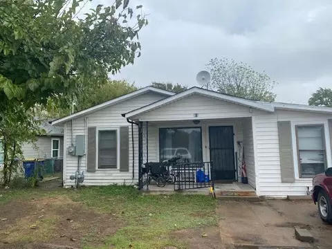 602 S Main St, Venus, TX 76084