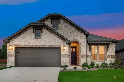1313 Hickory Ct, Weatherford, TX 76086
