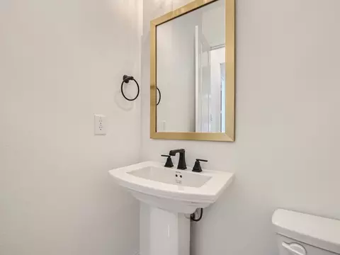 Bath - 511 Syracuse St, Haslet, TX 76052 photo 1 of 6