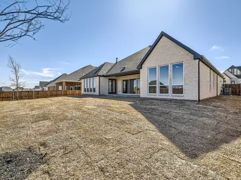 Exterior - 511 Syracuse St, Haslet, TX 76052 photo 5 of 6