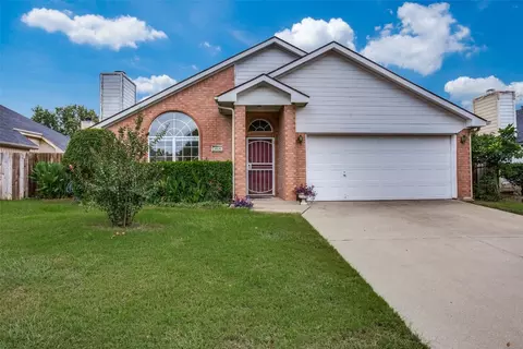 9024 San Joaquin Trl, Fort Worth, TX 76118