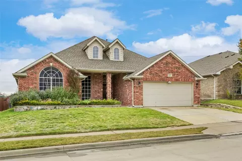 10145 Red Bluff Ln, Fort Worth, TX 76177