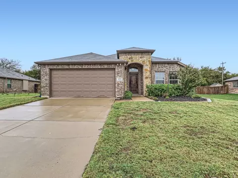 400 Highmeadow Rd, Aubrey, TX 76227