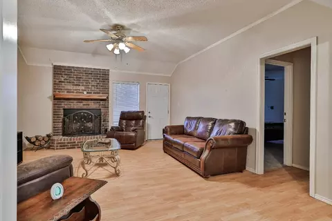2000 Benjamin Dr, Sanger, TX 76266 photo 4