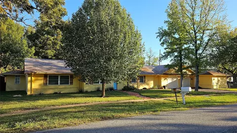 212 E Houston St, Leonard, TX 75452