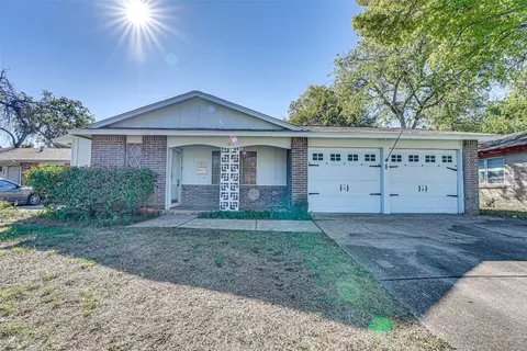 3526 Plaza Park Dr, Garland, TX 75042