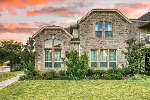 464 Renaissance Ln, Irving, TX 75060