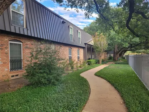 5322 Fleetwood Oaks Ave #242, Dallas, TX 75235