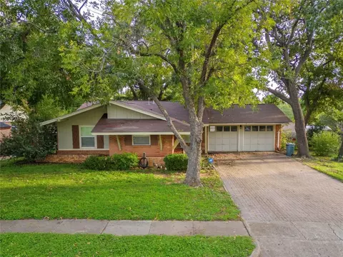 2222 Woodoak Dr, Irving, TX 75060