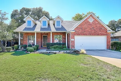 402 Brookside Dr, Lake Dallas, TX 75065