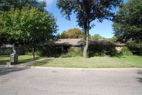 3800 Hickory Springs Rd, Benbrook, TX 76116