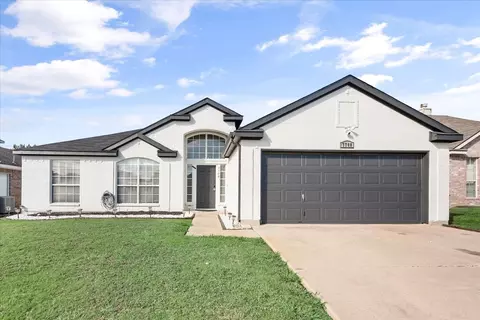 7700 Kittery Ln, Arlington, TX 76002