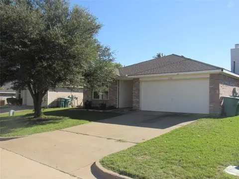 1721 Southridge Ln, Sherman, TX 75092