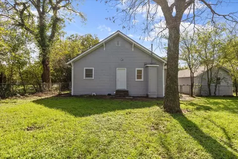 104 E 2nd St, Cleburne, TX 76031 photo 18