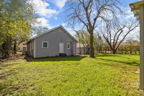 104 E 2nd St, Cleburne, TX 76031 photo 21
