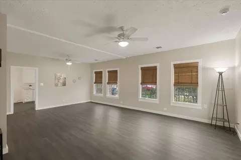 104 E 2nd St, Cleburne, TX 76031 photo 3