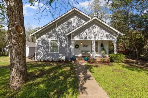 104 E 2nd St, Cleburne, TX 76031