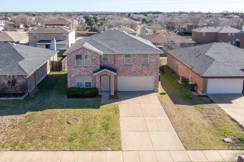 923 Brooks Dr, Cedar Hill, TX 75104