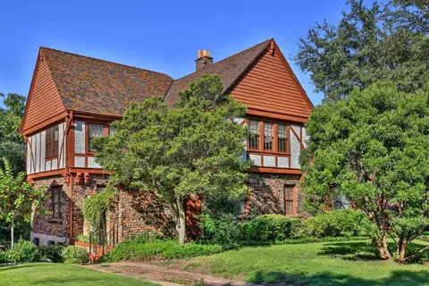 2221 Ward Pkwy, Fort Worth, TX 76110