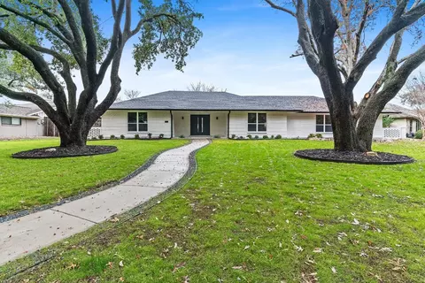 6957 Heatherknoll Dr, Dallas, TX 75248