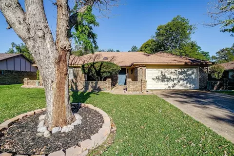 1741 Timbercreek Rd, Benbrook, TX 76126
