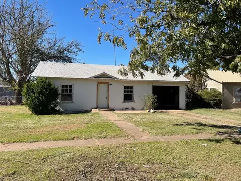 307 N River St, Seymour, TX 76380