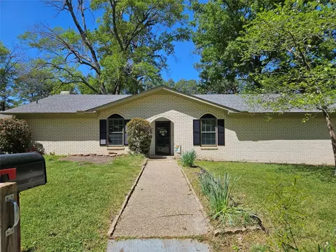 2914 Greenwood Ln, Tyler, TX 75701