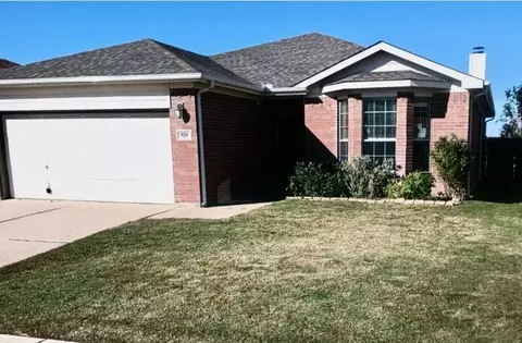 929 Buffalo Springs Dr, Fort Worth, TX 76140