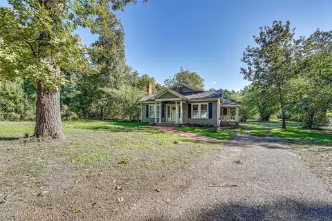 1103 Robbins Rd, Athens, TX 75751