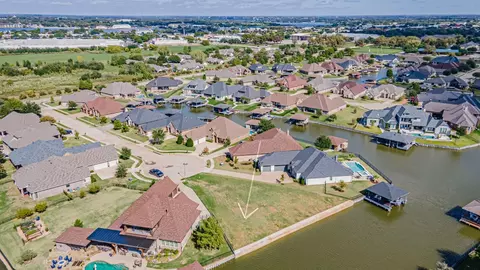 1514 Pebble Bay Ct, Granbury, TX 76048