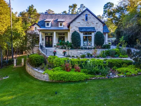 1956 Highland Park Ct, Tyler, TX 75701