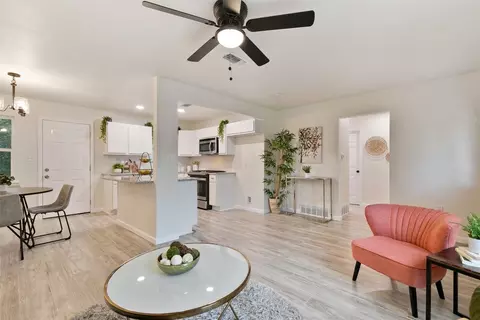1813 Rayburn Ave, Mesquite, TX 75149