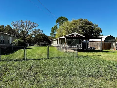 3810 E Port Ridglea Ct, Granbury, TX 76049