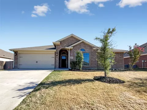 3729 Dutch Iris Ln, Forest Hill, TX 76140
