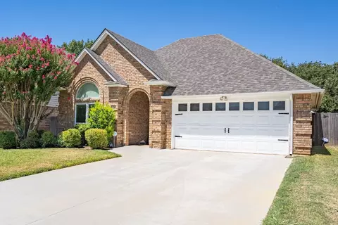 1207 Boardwalk St, Arlington, TX 76011