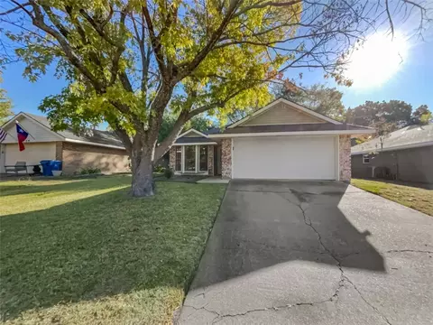 1018 N Fannin St, Rockwall, TX 75087
