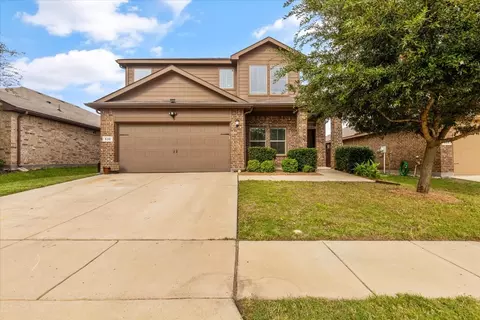 632 Creekview Dr, Azle, TX 76020