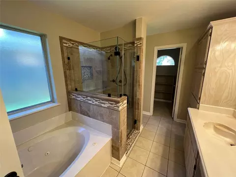 428 E Ash Ln, Euless, TX 76039 photo 8