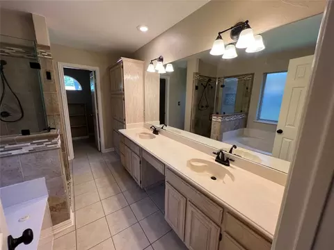 428 E Ash Ln, Euless, TX 76039 photo 9