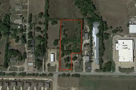 1113 S Hampton Rd, Desoto, TX 75115