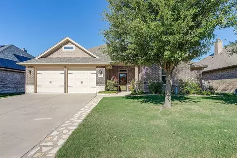 412 Stratford Dr, Benbrook, TX 76126
