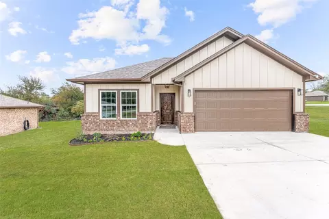 1311 Apache Trl, Granbury, TX 76048