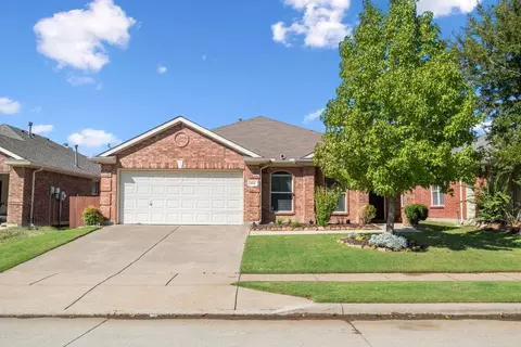 8421 Prairie Fire Dr, Fort Worth, TX 76131